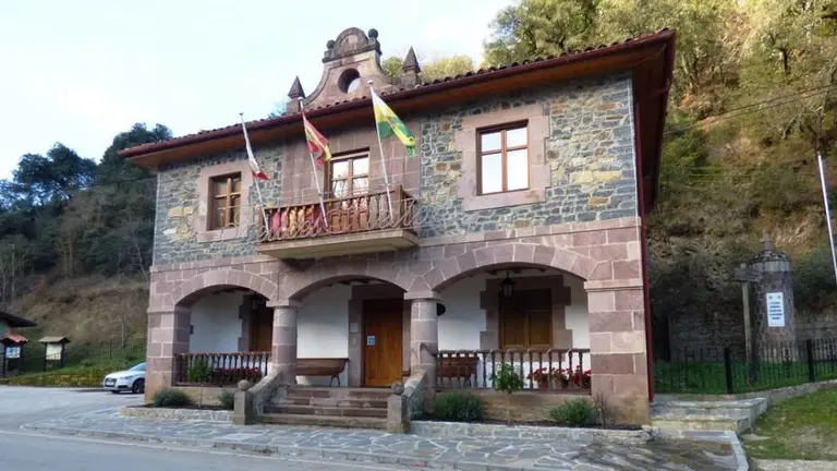 Ayuntamiento de Camaleño. R.A.