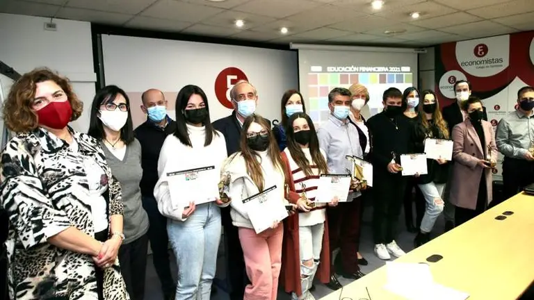 Acto de entrega de los premios a los alumnos.