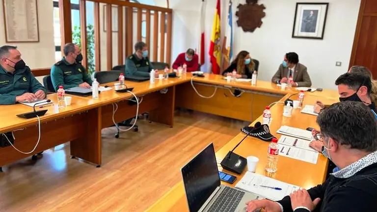 Reuni&oacute;n de la Junta Local de Seguridad en el sal&oacute;n de plenos del Astillero.