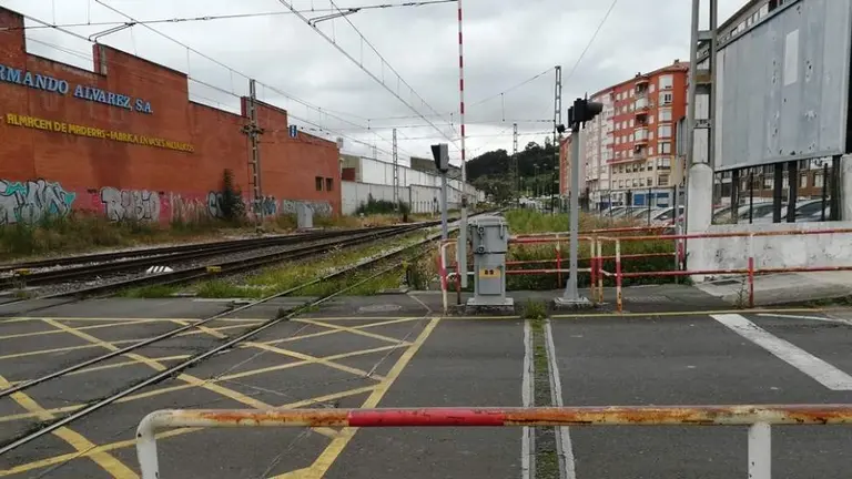 Vías del tren a su paso por Torrelavega. R.A.