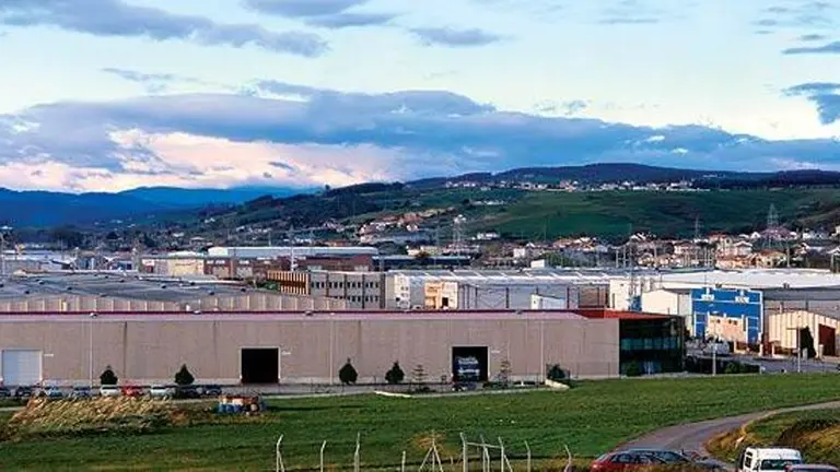 Vista del pol&iacute;gono industrial de Guarnizo, en El Astillero.