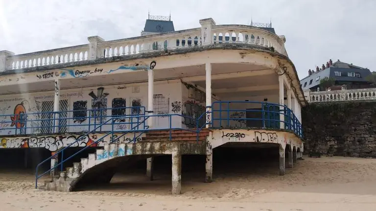 El PRC denuncia la degradaci&oacute;n del Sardinero, en Santander.