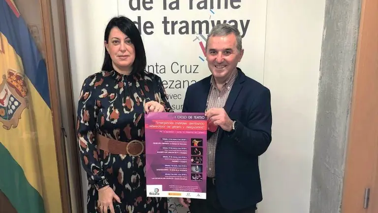 Presentaci&oacute;n del Ciclo de Teatro en Santa Cruz de Bezana.