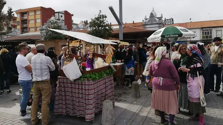 La tradicional concentraci&oacute;n en la Plaza de Abastos se volvi&oacute; a repetir. R.A.