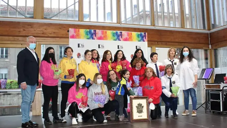 Homenaje a las mujeres peñistas en Reinosa.