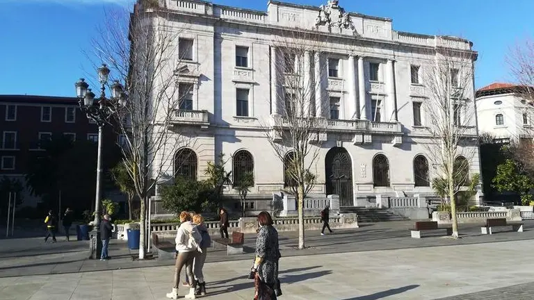 Edificio del Banco de España, en Santander. R.A.