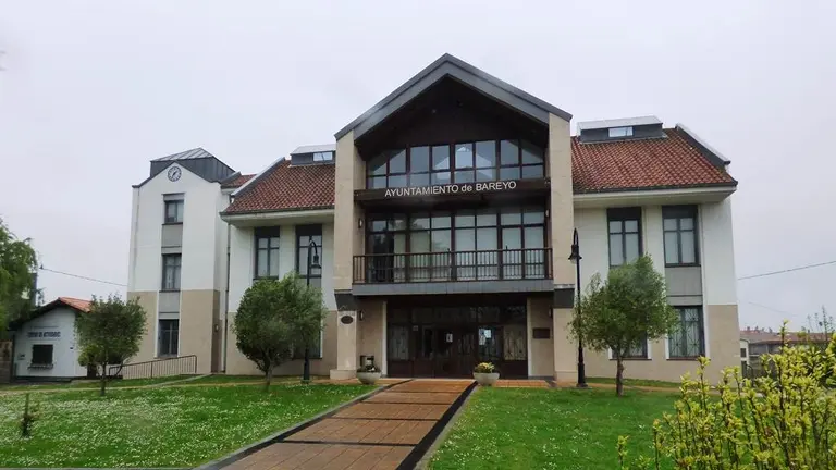 Casa Consistorial de Bareyo, ubicada en Ajo.R.A.