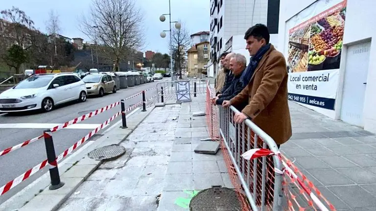 El concejal del PSOE, Daniel Fern&aacute;ndez, visita Tet&uacute;an junto a los vecinos.