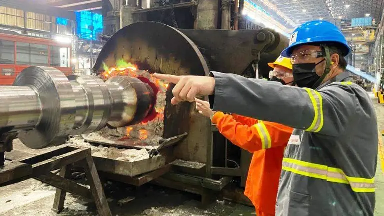 El portavoz de Vox en el Parlamento, Cristóbal Palacio, visita Campoo.