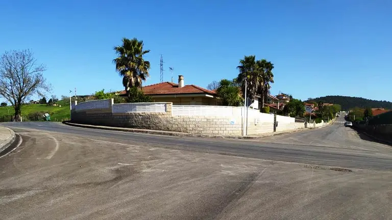 Caminos asfaltados en Meruelo.