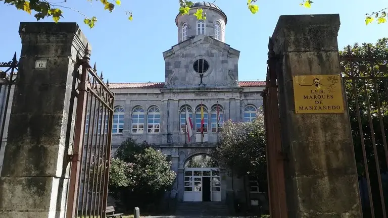 Instituto de ense&ntilde;anza secundaria Marqu&eacute;s de Manzanedo, en Santo&ntilde;a. R.A.