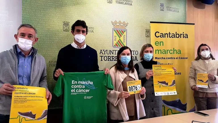 Presentación de la Marcha contra el Cáncer en Torrelavega.