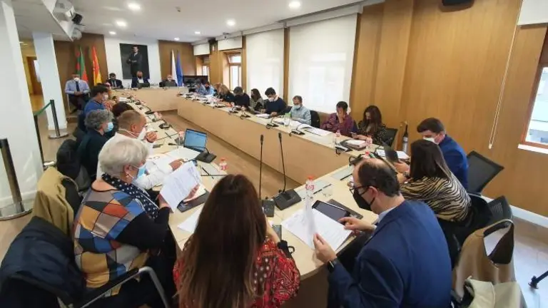 La portavoz de Torrelavega Sí, Blanco Rosa Gómez, durante un Pleno en Torrelavega