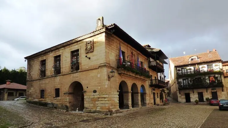 Ayuntamiento de Santillana del Mar. R.A.