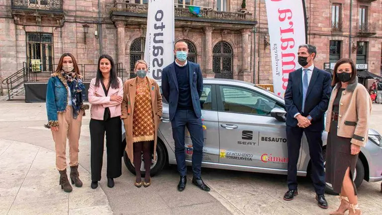 La campaña en Torrelavega finalizó con el sorteo del coche.