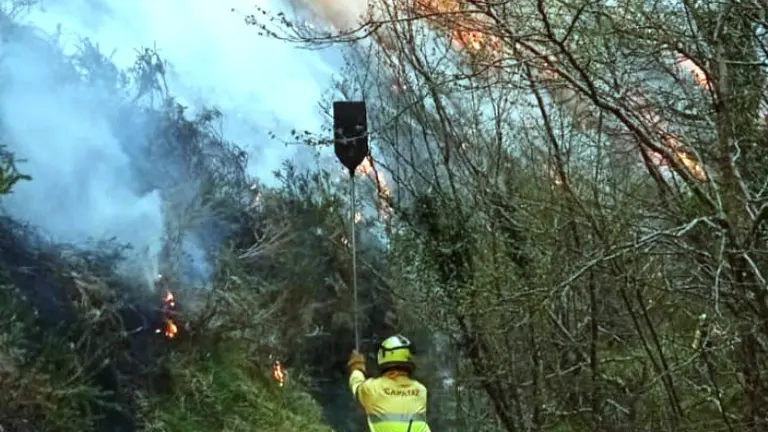 Incendio en Bárcena Mayor.