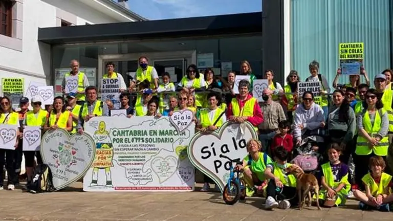 La Marcha Solidaria por el 0,77 por ciento recaló en Colindres.