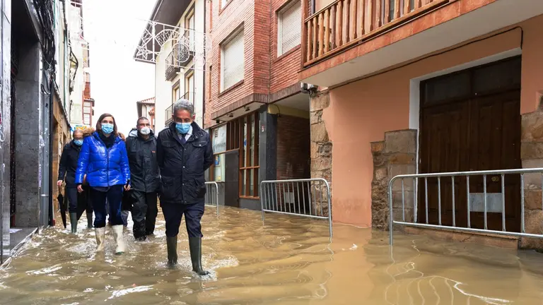 El presidente Revilla visita las inundaciones en la localidad de Ampuero 29 de noviembre de 2021 © Raúl Lucio