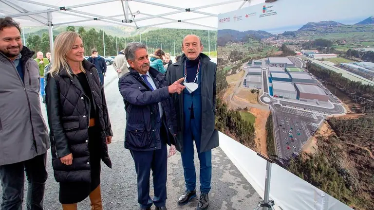 Las autoridades pol&iacute;ticas inauguran el pol&iacute;gono industrial El Valleg&oacute;n, en Castro urdiales.