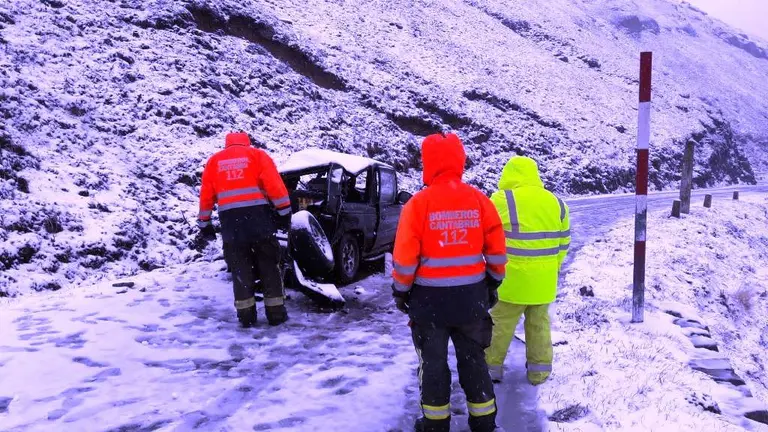 Accidente del vehículo en el Puerto de Lunada.