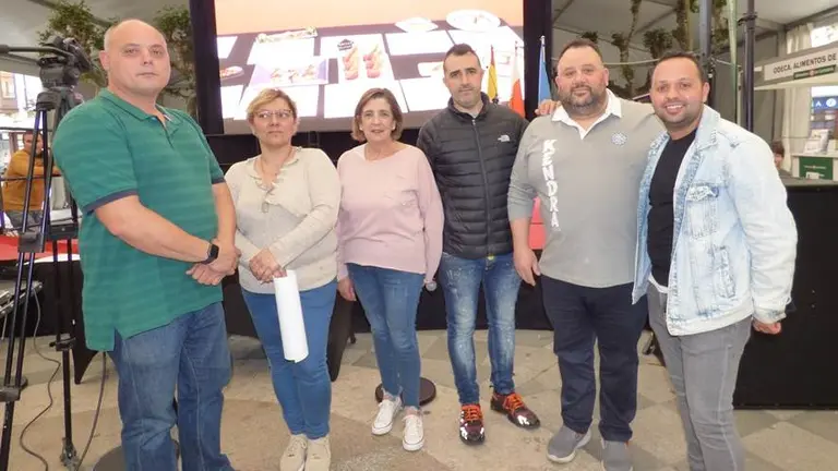 Hosteleros de Santoña que participan en el primer Concurso Asemsan. R.A.