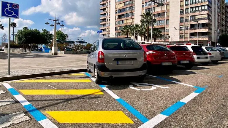 Nuevas plazas adaptadas a la movilidad reducida en Santander.