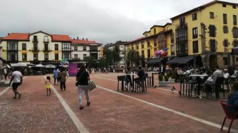 Plaza Roja en Torrelavega. R.A.