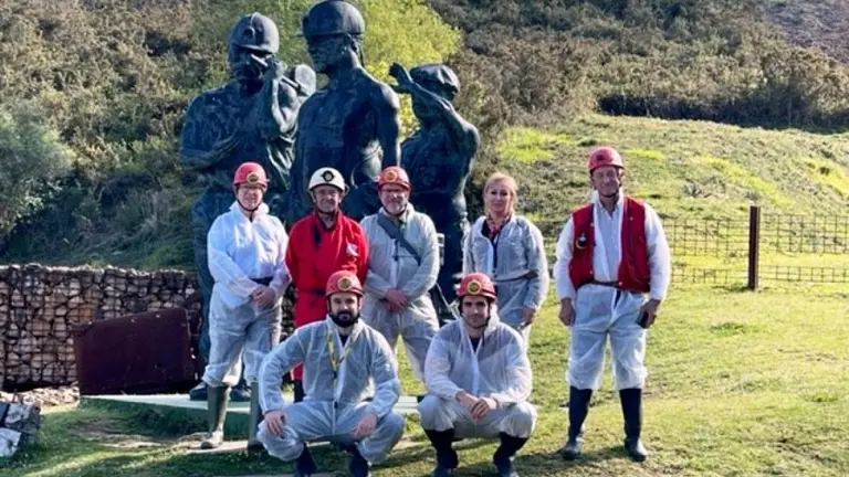 Equipo de investigadores de la cueva del Soplao.