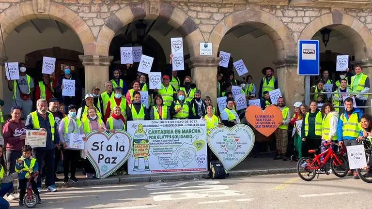 participantes en la Marcha Solidaria por Cantabria y Castilla y León.