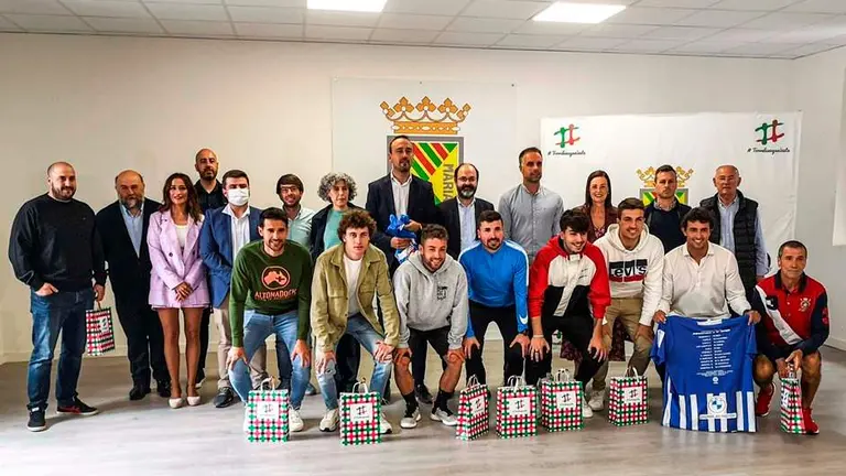 Recepción de la Gimnástica por la Corporación municipal.