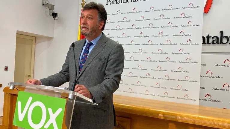 El portavoz de Vox en el parlamento de Cantabria, Cristóbal Palacio.