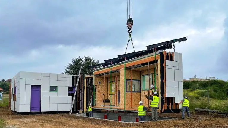 Un momento de la instalación de la guardería infantil en Polanco
