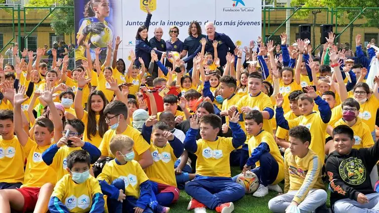 Inauguraci&oacute;n del Cruyff Court en el Barrio pesquero, en Santander.