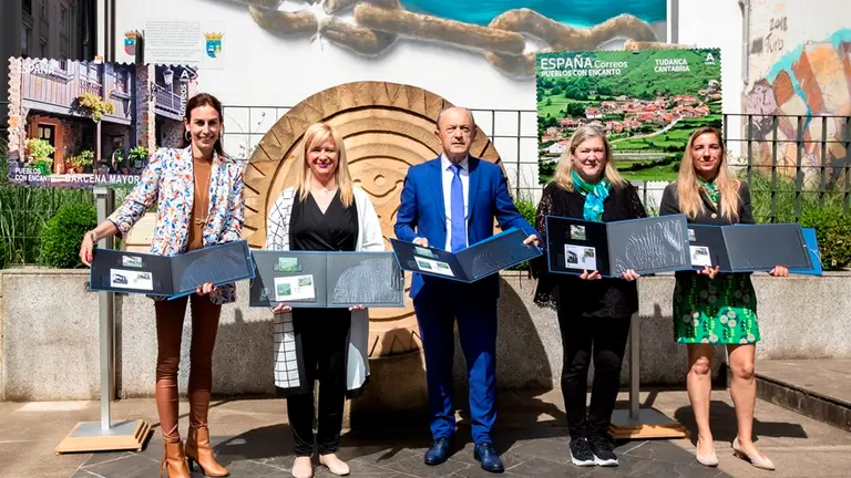 Presentación de los sellos. R.A.