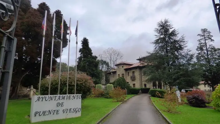 Ayuntamiento de Puente Viesgo. R.A.