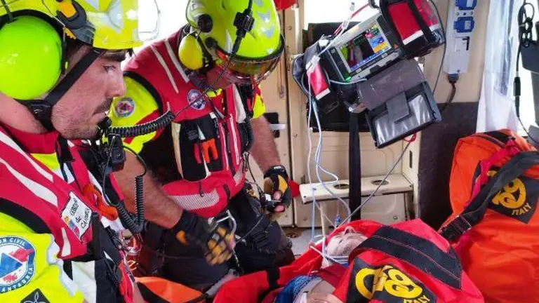 El vecino de Laredo en el helicóptero.