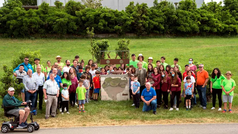 Escultura dedicada al cach&oacute;n en Malia&ntilde;o, en Camargo.