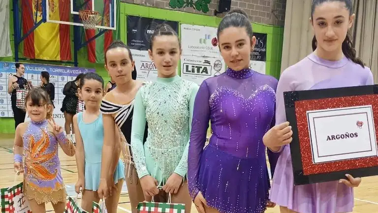 Patinadoras de Argo&ntilde;os en el Trofeo Serendipity.