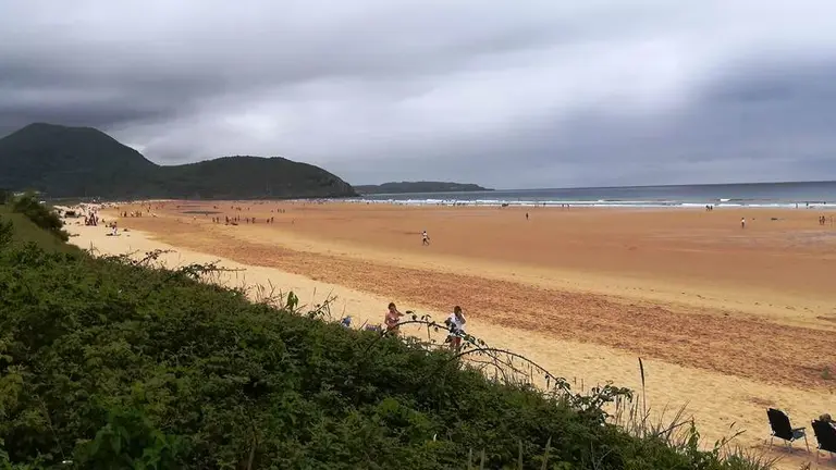 Playa de Berria, en Santo&ntilde;a. R.A.