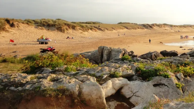 Playa de Liencres, en Piélagos. R.A.