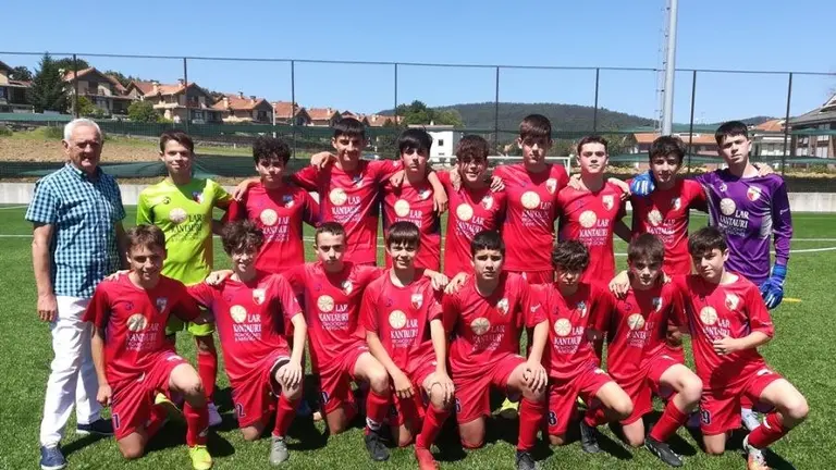 El Santutxu se proclam&oacute; campe&oacute;n tras ganar sus tres encuentros. R.A.