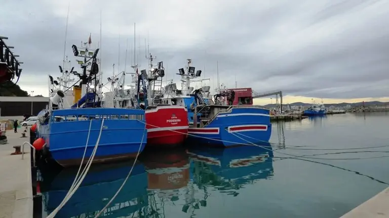 Puerto pesquero de Laredo. R.A.