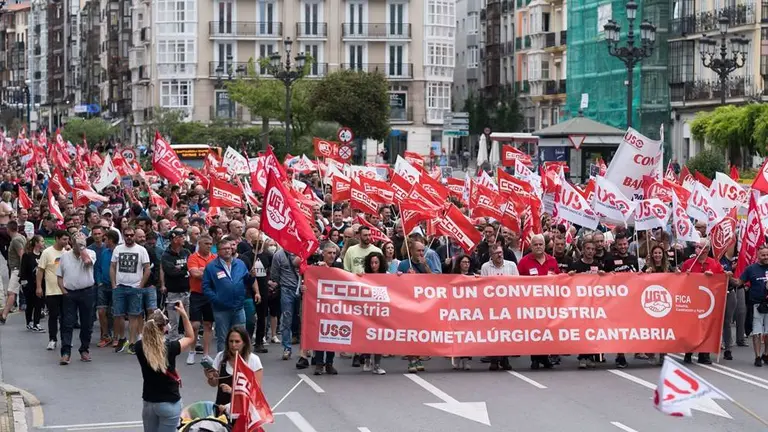 Manifestación del metal en Santander.