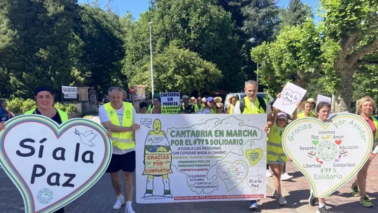Participantes en la Marcha solidaria por el 0,77 por ciento.