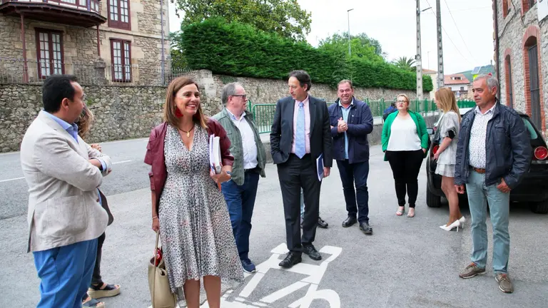 Los consejeros de Presidencia y Obras Públicas acudieron a la presentación del proyecto.