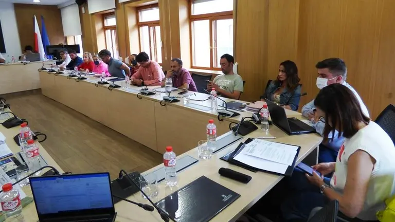 Los concejales del PP en el Pleno de Torrelavega. R.A.