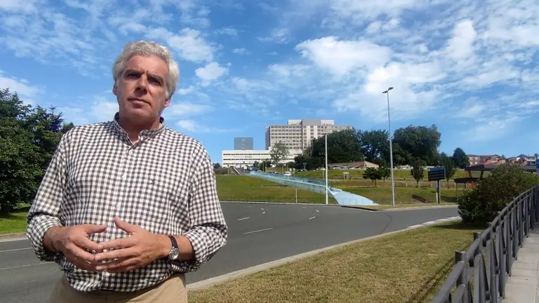 El portavoz del PRC en Santander, Jos&eacute; mar&iacute;a Fuentes-Pila, en las Escaleras Cajo.