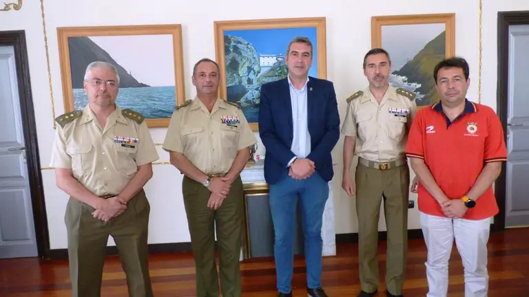 Presentación de la Jura de Bandera Civil en Santoña. R.A.