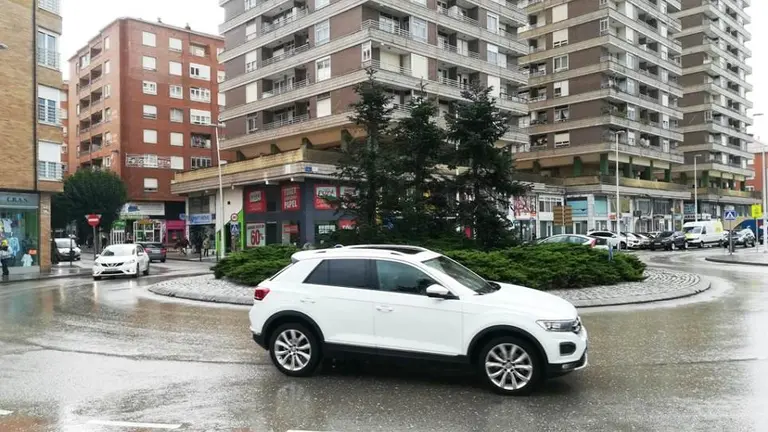 El PP apuesta por los aparcamientos disuasorios para resolver el aparcamiento en Torrelavega.