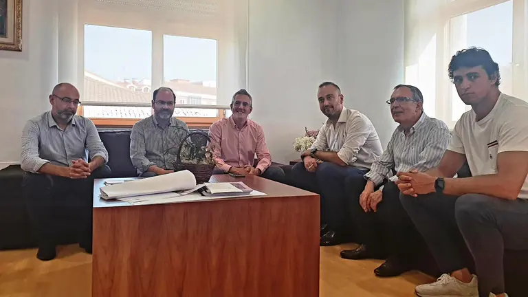 Encuentro entre las autoridades políticas sobre los proyectos previstos para Torrelavega.